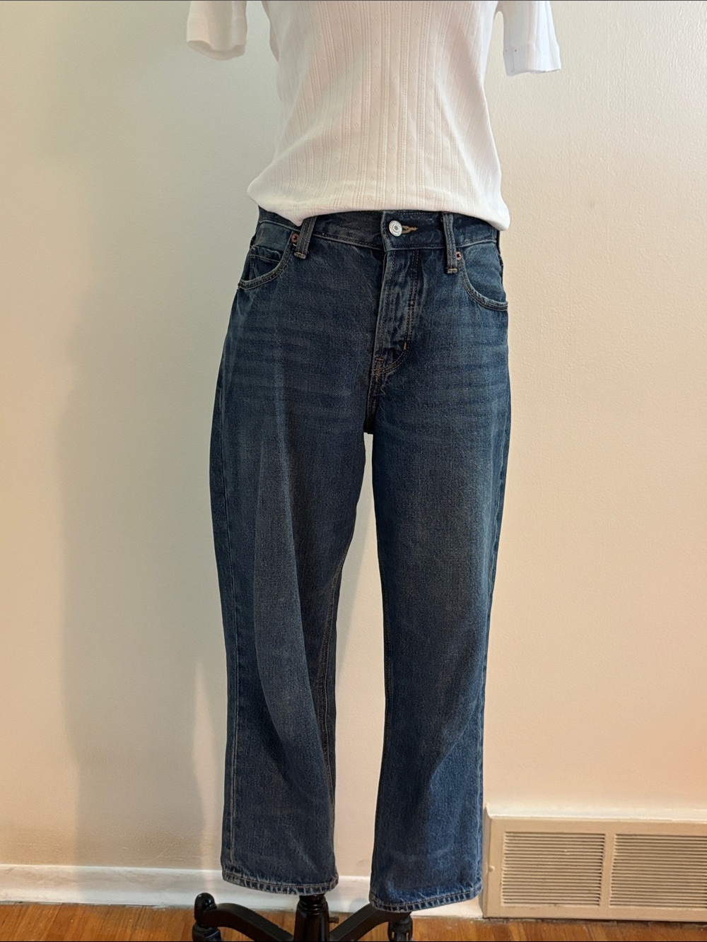 Old Navy Women's Slouchy Straight-Leg Jeans in Dark Blue Wash